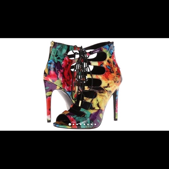 Steve Madden Shoes - Steve Madden Cynthia Floral Multi
